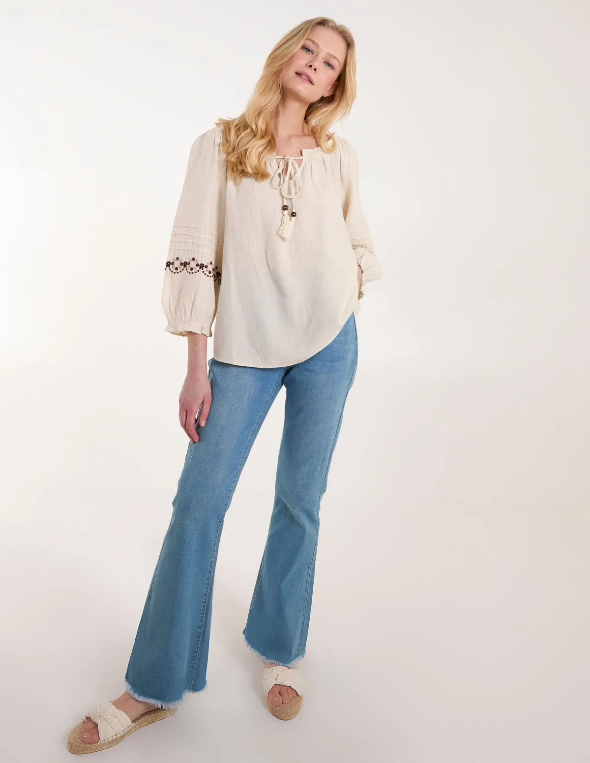 Embroidered Pleat Sleeve Top